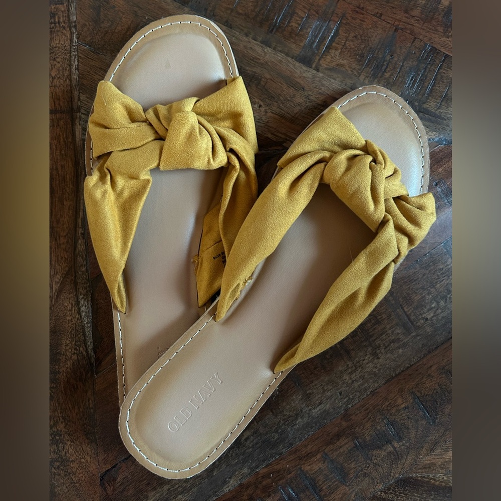 Old Navy Mustard Yellow Sandals - Ladies Size 8